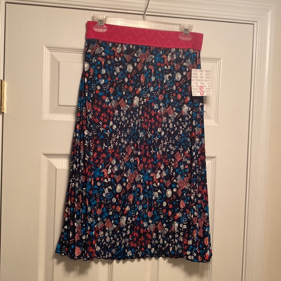 Brand New Lularoe Jill Pleated Skirt…size S - Picture 2 of 5